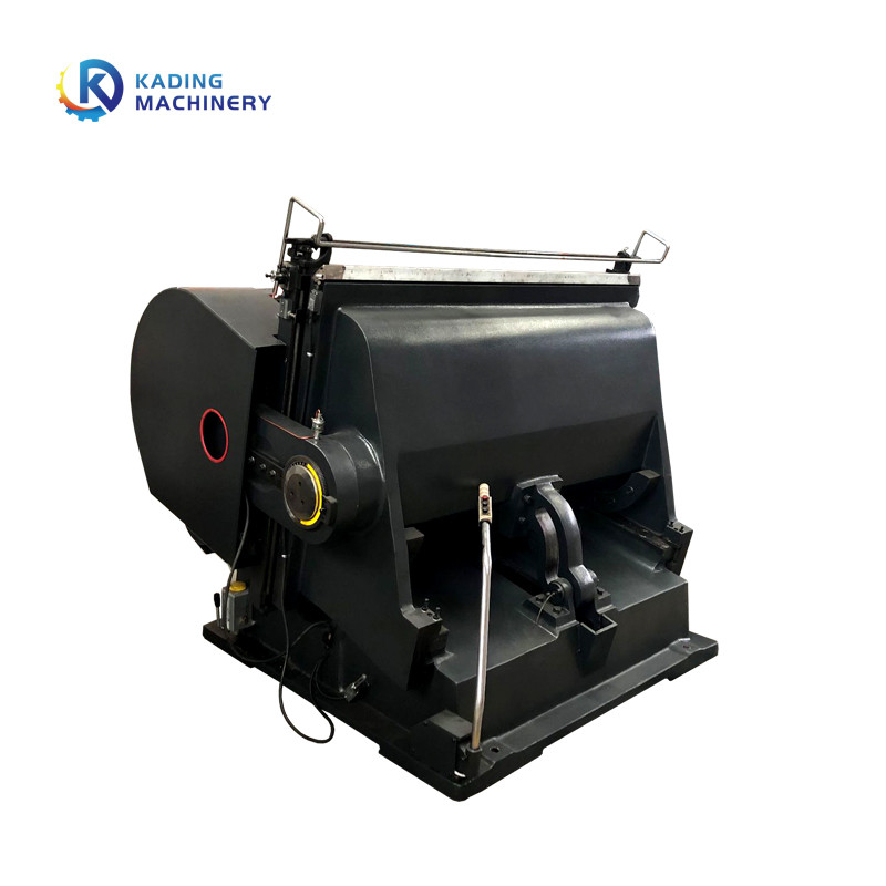 Machine de découpage et se plissante de type manuel pour l'emballage de boîte de carton de résistant